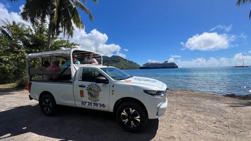 Safari Mario Moorea 2
