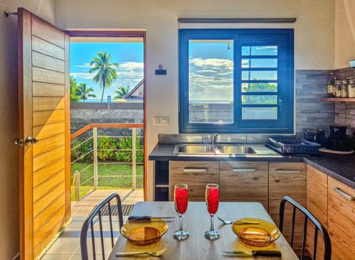 Teahupo'o Lodge  5