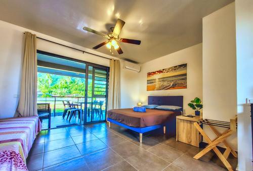 Teahupo'o Lodge  2