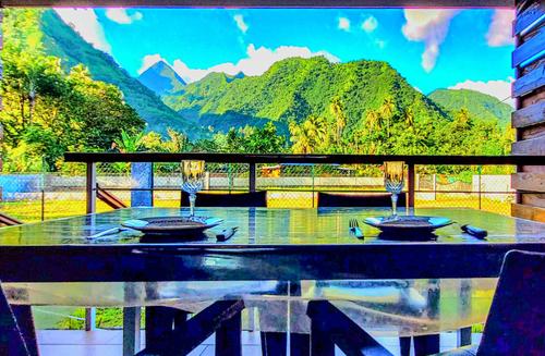 Teahupo'o Lodge  3