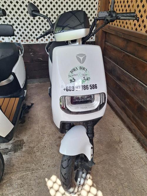 Bora Bora Rent Scooter 1