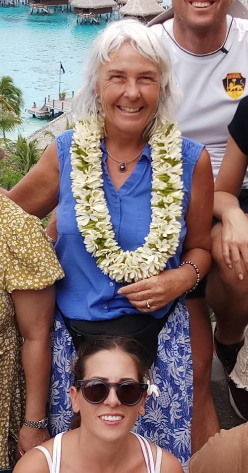 Moorea Lady in blue 2